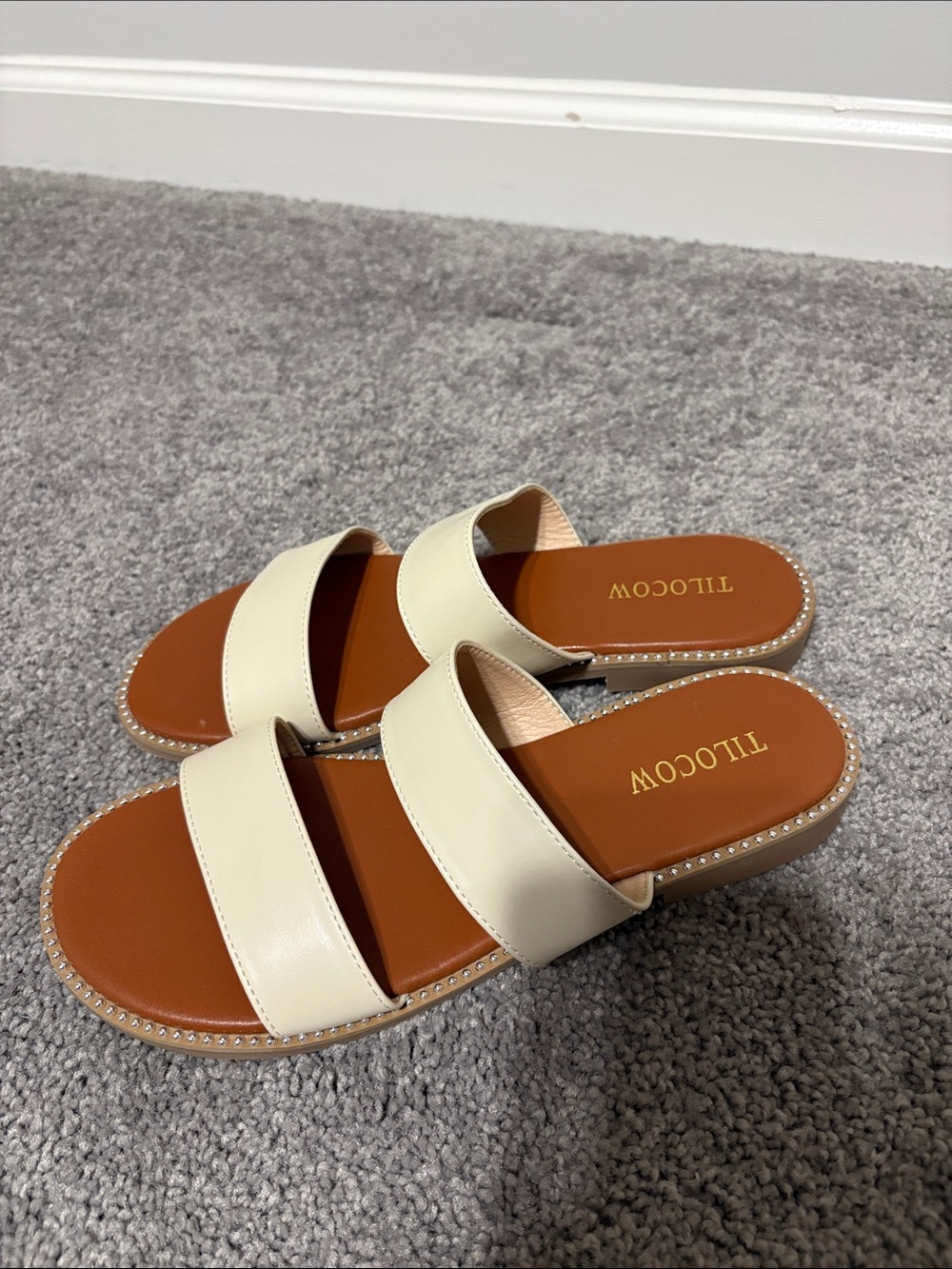 TILOCOW brand sandals